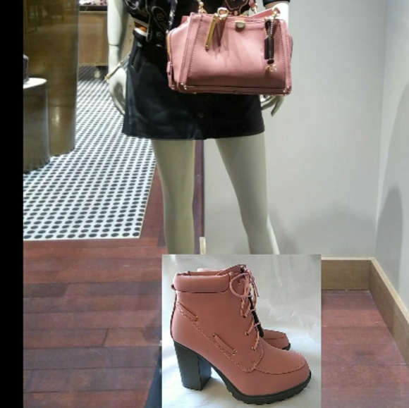 Women's Pink Contrast-Collar Elvy Bootie - Picture 8 of 8